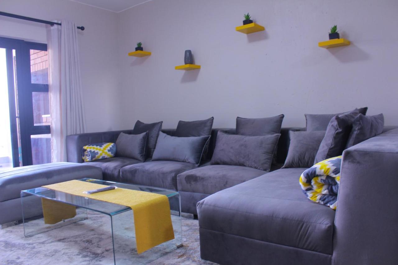 Airport Heights Apartment Боксбург Екстериор снимка