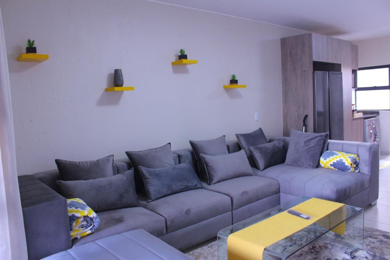 Airport Heights Apartment Боксбург Екстериор снимка